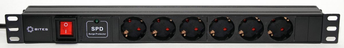 Блок розеток в стойку 19” PDU619A-06
